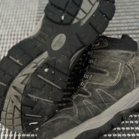 Men’s winter boots size 9 - Picture 4 of 4